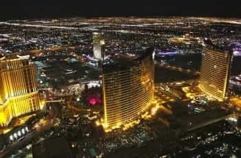 The Wynn Las Vegas and Wynn’s Encore location on the Las Vegas Strip at night.